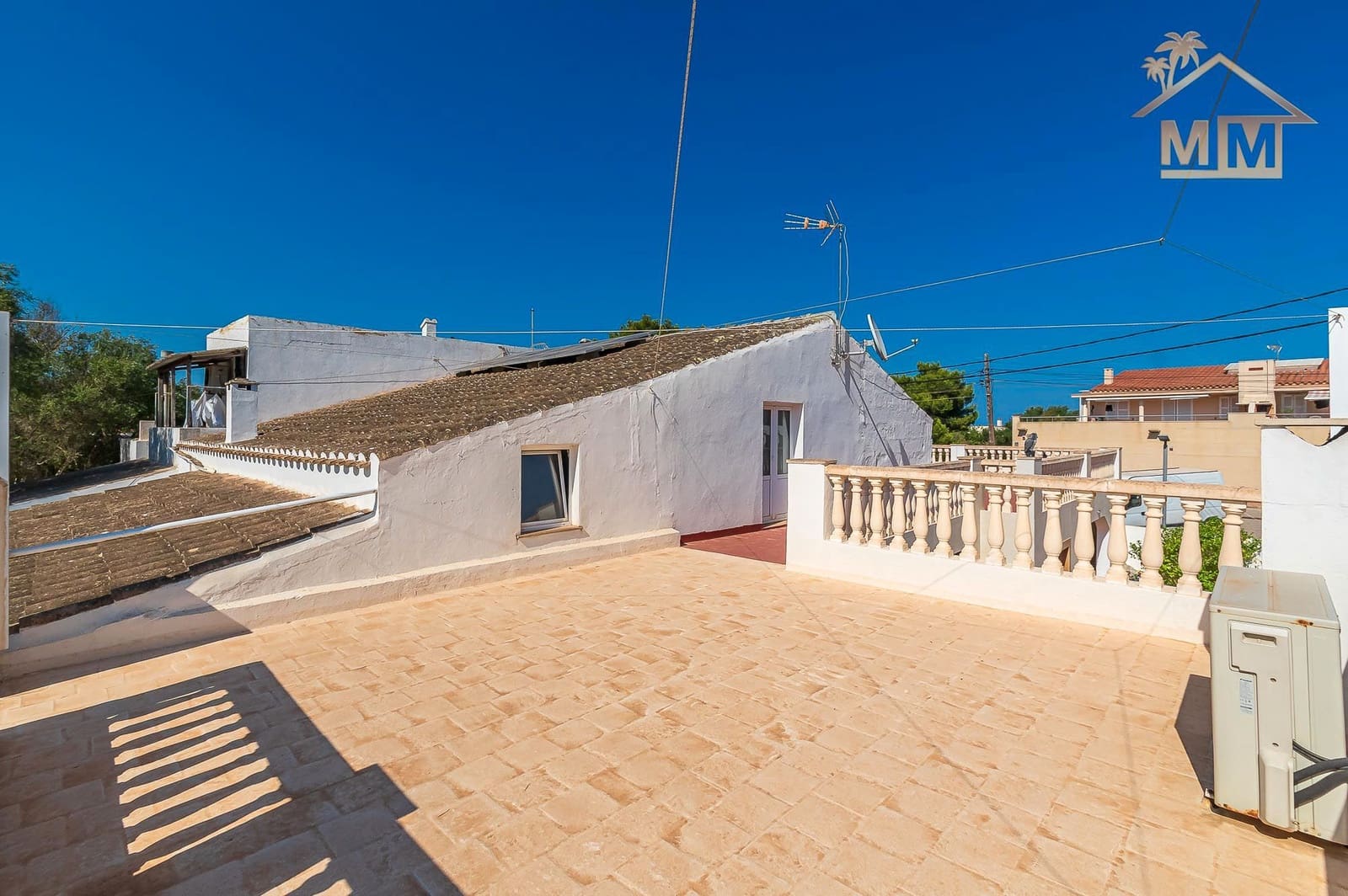 3 soveværelse Villa til salg i Es Castell med swimmingpool - € 590.000 (Ref: 7161555)