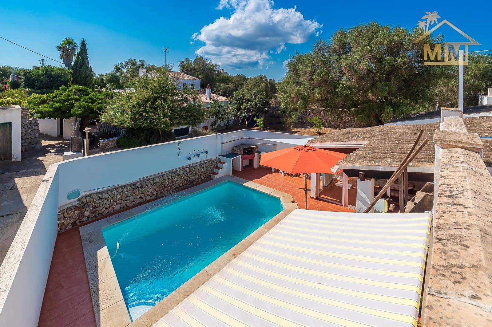 3 soveværelse Villa til salg i Es Castell med swimmingpool - € 590.000 (Ref: 7161555)