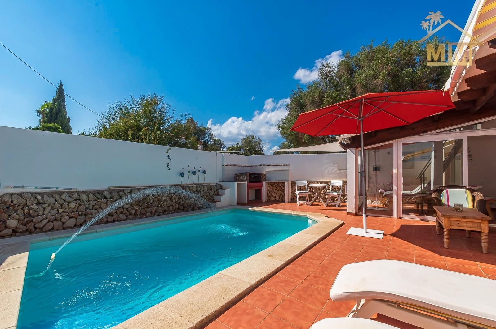 3 soveværelse Villa til salg i Es Castell med swimmingpool - € 590.000 (Ref: 7161555)