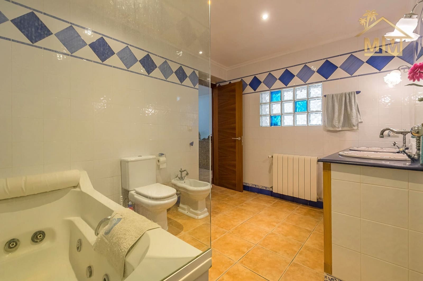 3 soveværelse Villa til salg i Es Castell med swimmingpool - € 590.000 (Ref: 7161555)