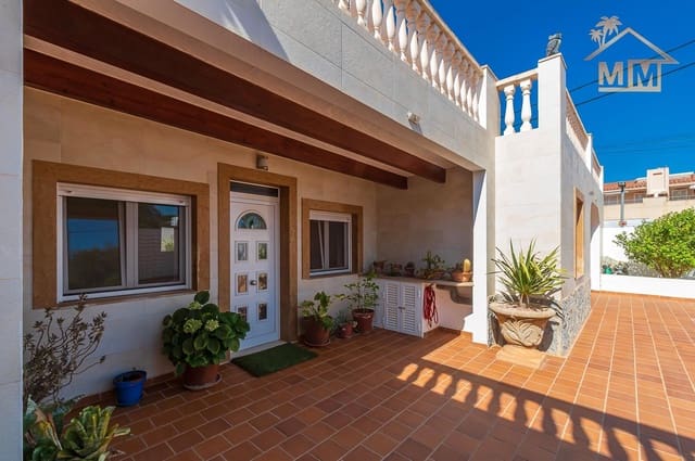 3 soveværelse Villa til salg i Es Castell med swimmingpool - € 590.000 (Ref: 7161555)