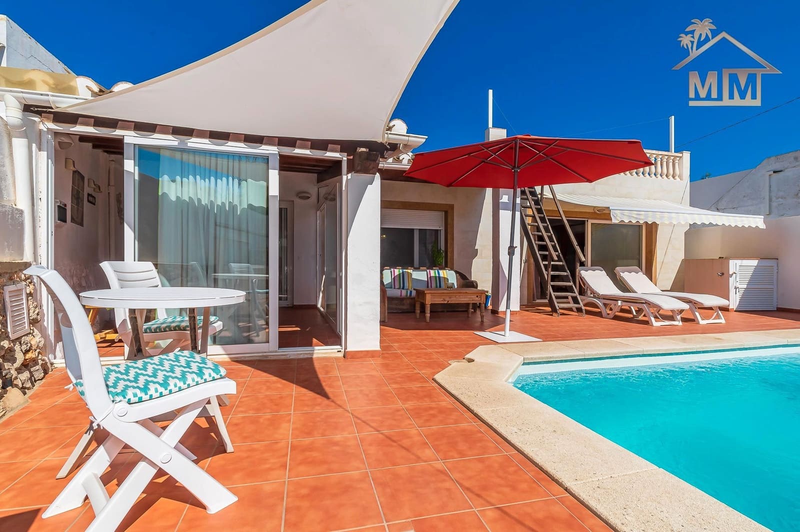 3 soveværelse Villa til salg i Es Castell med swimmingpool - € 590.000 (Ref: 7161555)