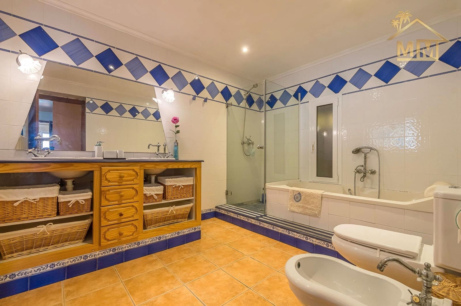 3 soveværelse Villa til salg i Es Castell med swimmingpool - € 590.000 (Ref: 7161555)