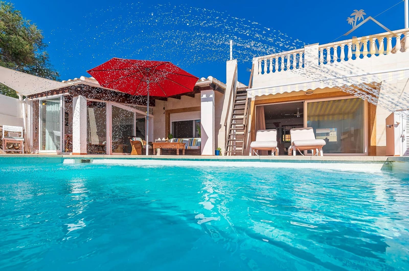 3 soveværelse Villa til salg i Es Castell med swimmingpool - € 590.000 (Ref: 7161555)