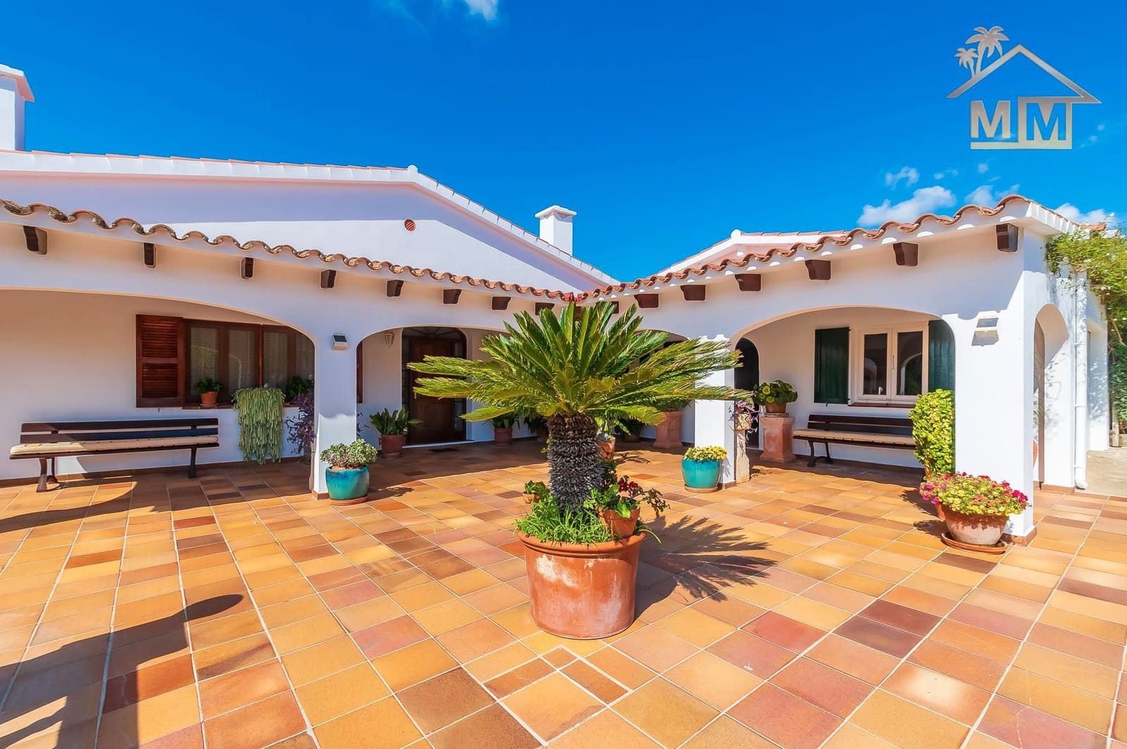 4 soveværelse Villa til salg i La Argentina med swimmingpool garage - € 990.000 (Ref: 7161563)