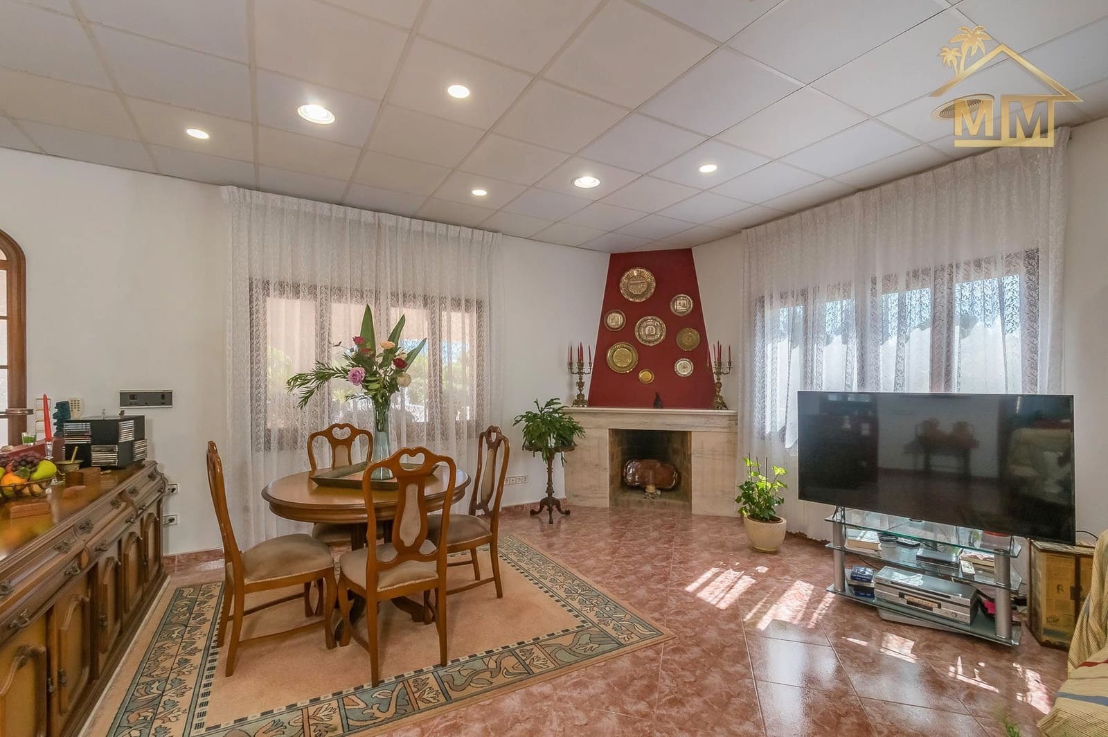 4 soveværelse Villa til salg i La Argentina med swimmingpool garage - € 990.000 (Ref: 7161563)