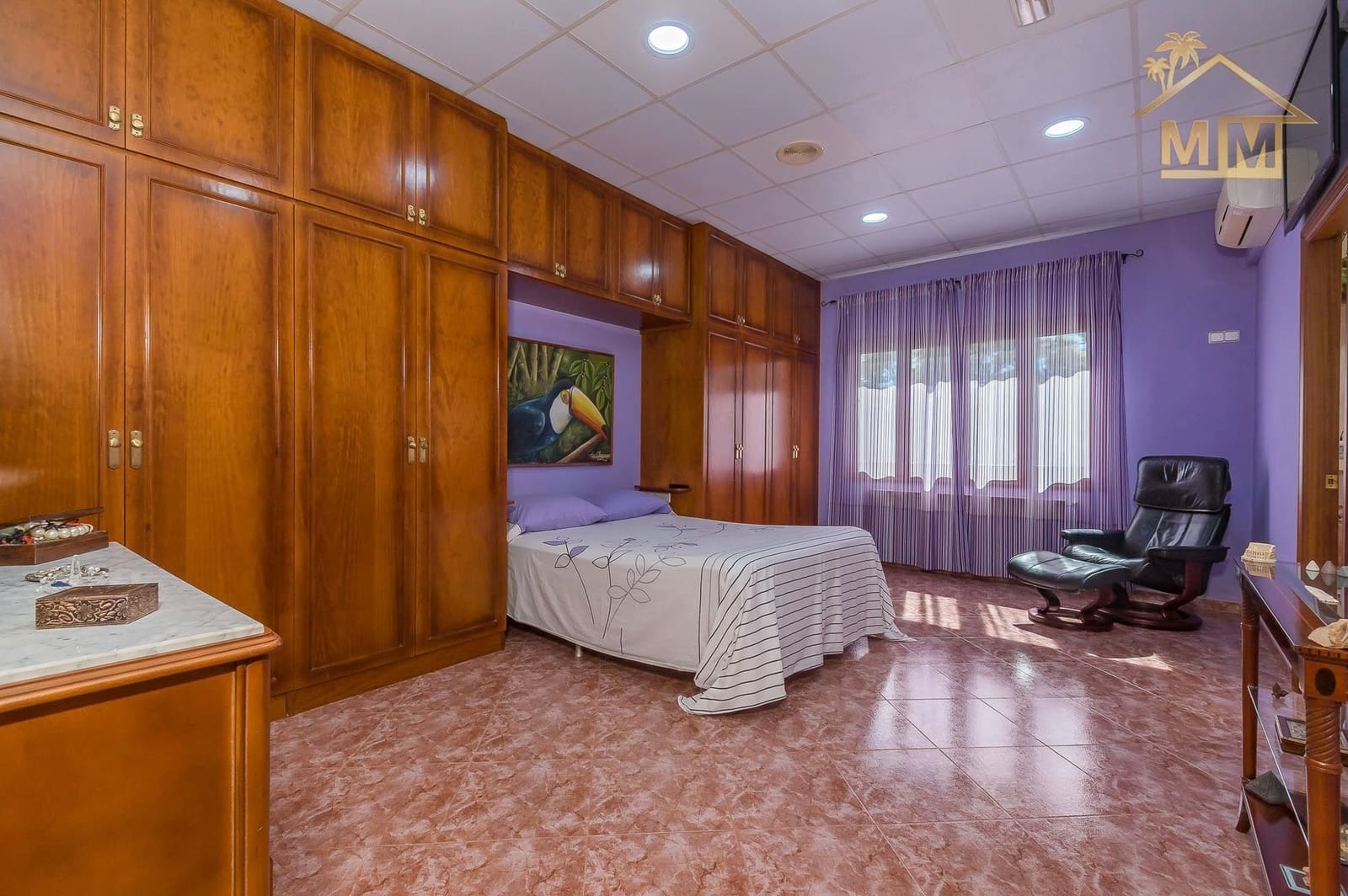 4 soveværelse Villa til salg i La Argentina med swimmingpool garage - € 990.000 (Ref: 7161563)