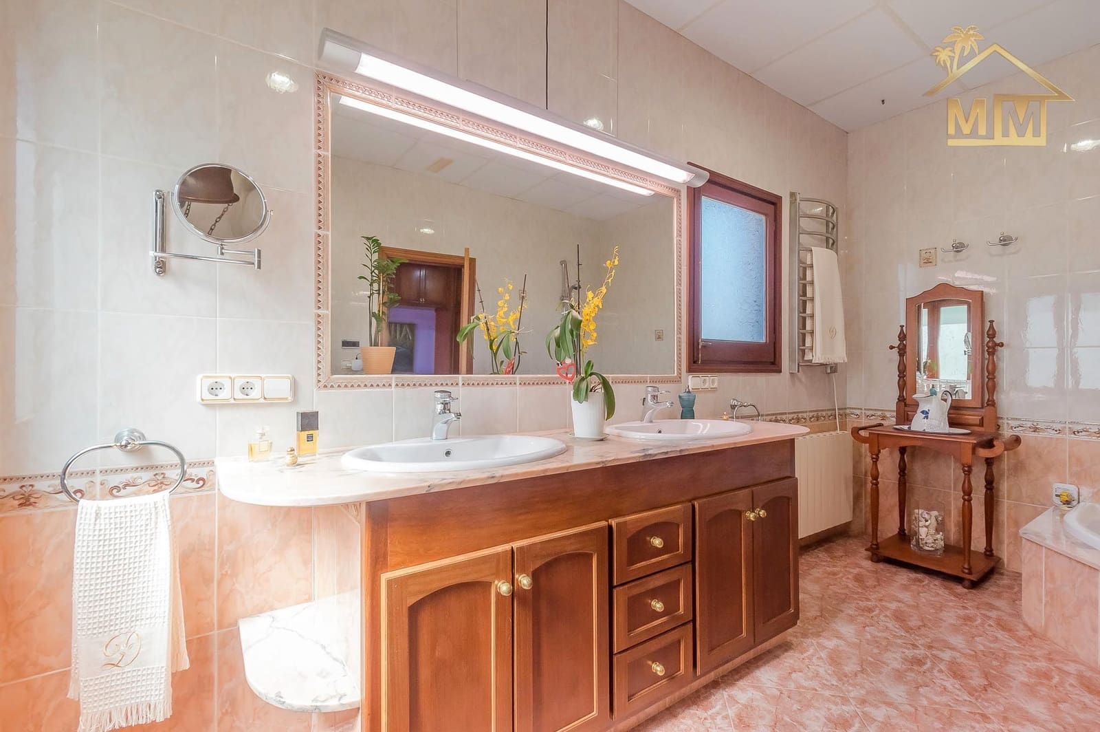 4 soveværelse Villa til salg i La Argentina med swimmingpool garage - € 990.000 (Ref: 7161563)