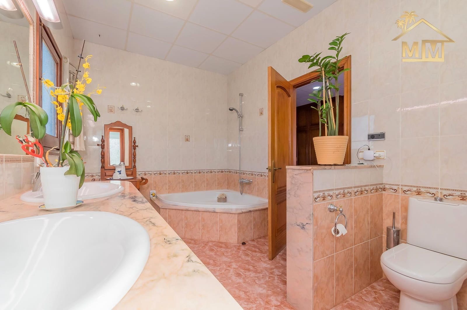 4 soveværelse Villa til salg i La Argentina med swimmingpool garage - € 990.000 (Ref: 7161563)