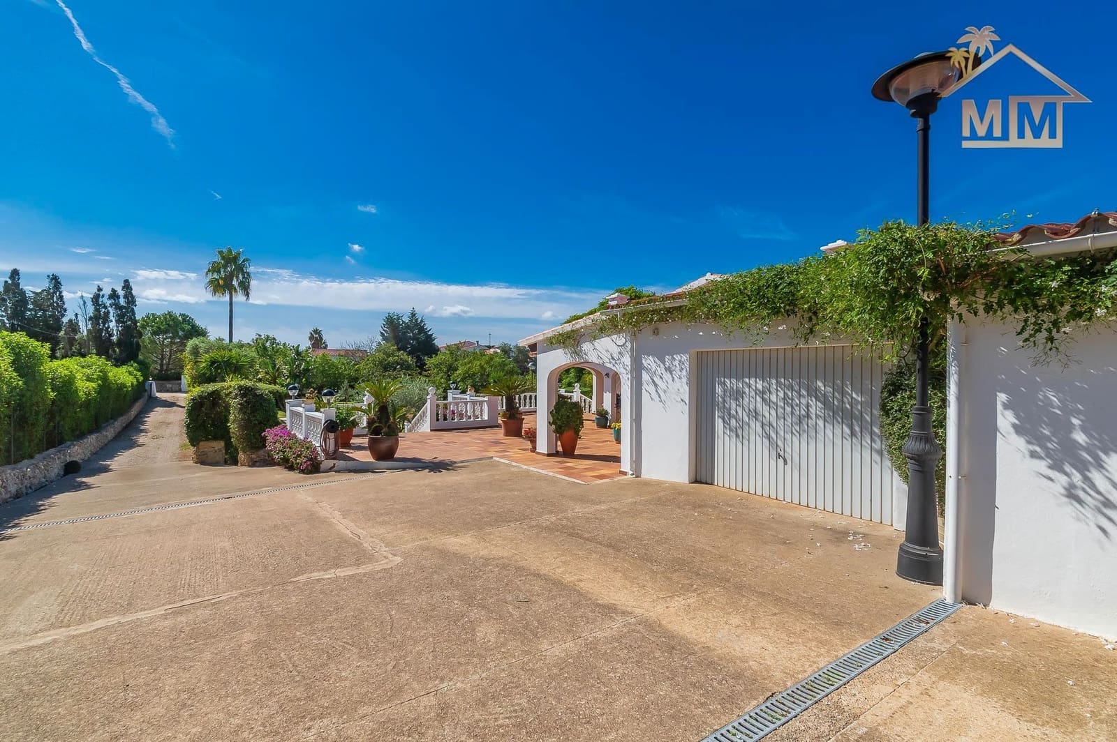 4 soveværelse Villa til salg i La Argentina med swimmingpool garage - € 990.000 (Ref: 7161563)