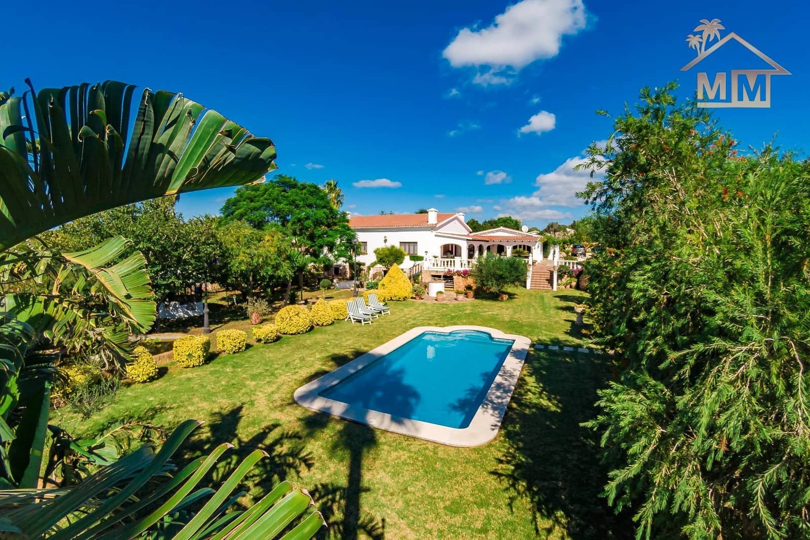 4 soveværelse Villa til salg i La Argentina med swimmingpool garage - € 990.000 (Ref: 7161563)