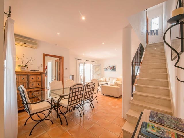 4 soveværelse Villa til salg i Mahón / Maó med swimmingpool - € 795.000 (Ref: 8784474)