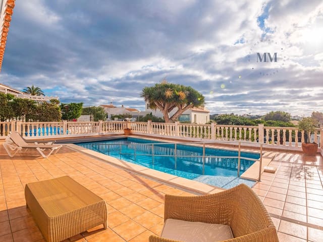 4 soveværelse Villa til salg i Mahón / Maó med swimmingpool garage - € 795.000 (Ref: 8784481)