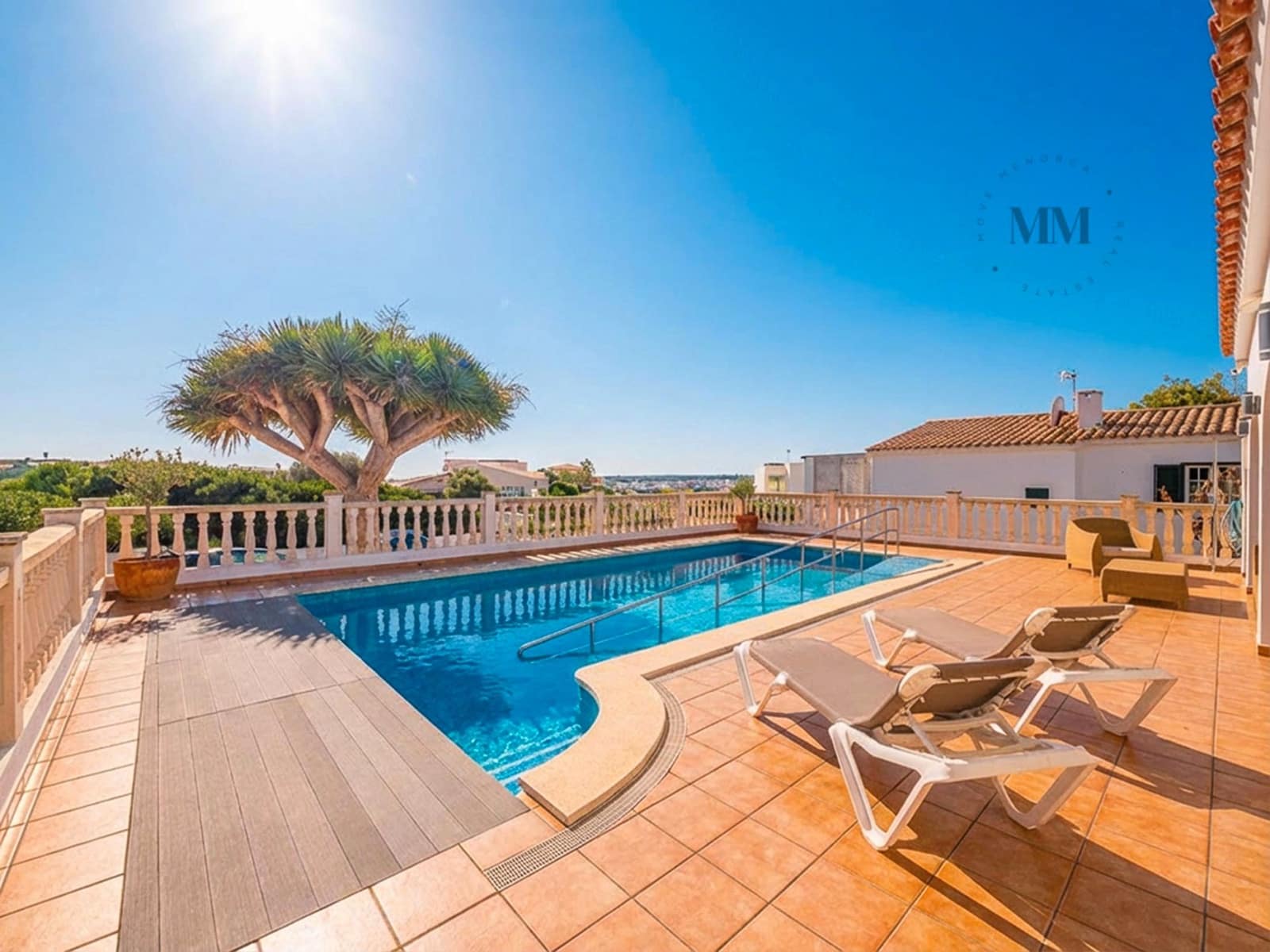 4 bedroom Villa for sale in Cala Llonga with pool garage - € 795,000 (Ref: 8784481)