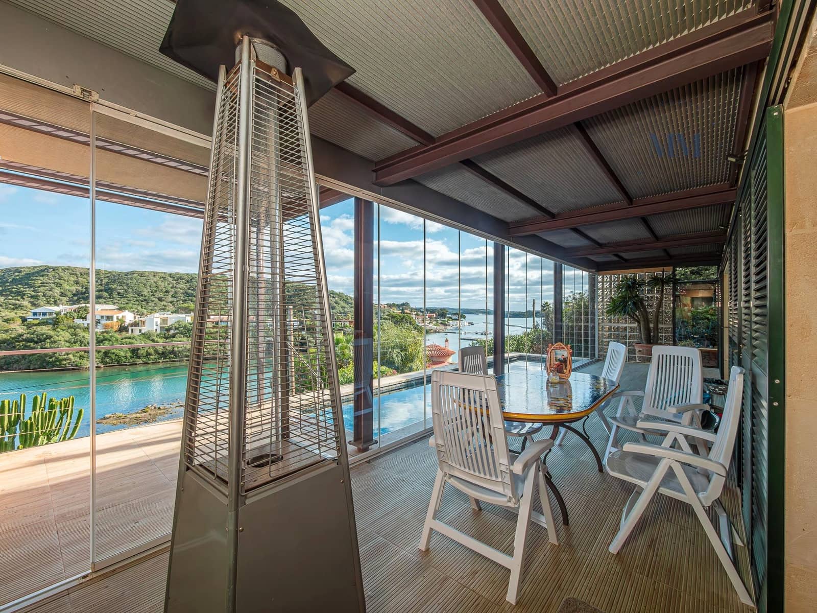 4 soverom Villa til salgs i Mahon / Mao med svømmebasseng garasje - € 2 960 000 (Ref: 8784482)