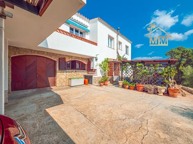 4 soveværelse Villa til salg i San Luis / Sant Lluís med swimmingpool garage - € 650.000 (Ref: 8784485)