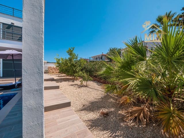 3 soverom Villa til salgs i Port d'Addaia, Es Mercadal med svømmebasseng - € 650 000 (Ref: 8784492)