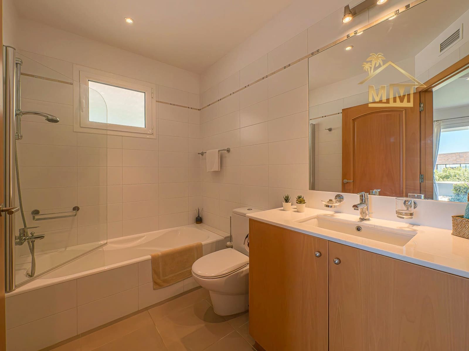 5 soveværelse Villa til salg i Cala Llonga med swimmingpool garage - € 1.850.000 (Ref: 8784517)