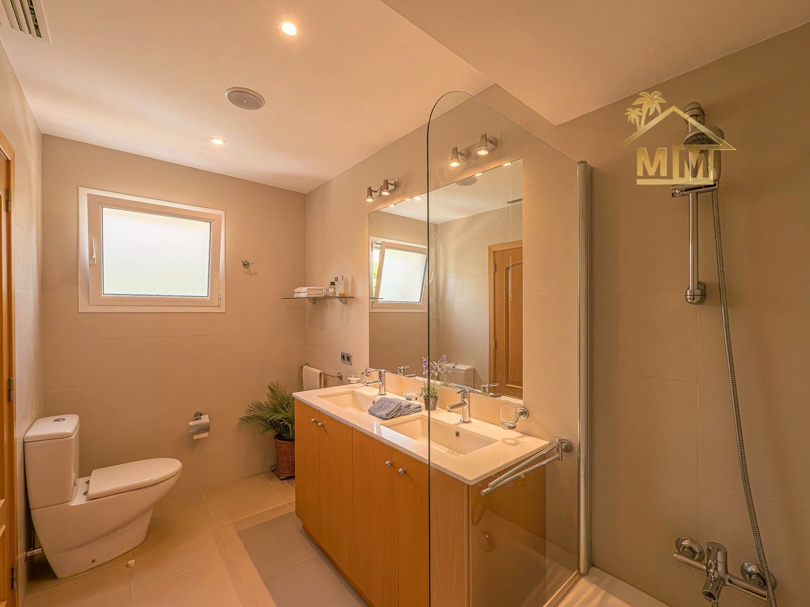 5 soveværelse Villa til salg i Cala Llonga med swimmingpool garage - € 1.850.000 (Ref: 8784517)