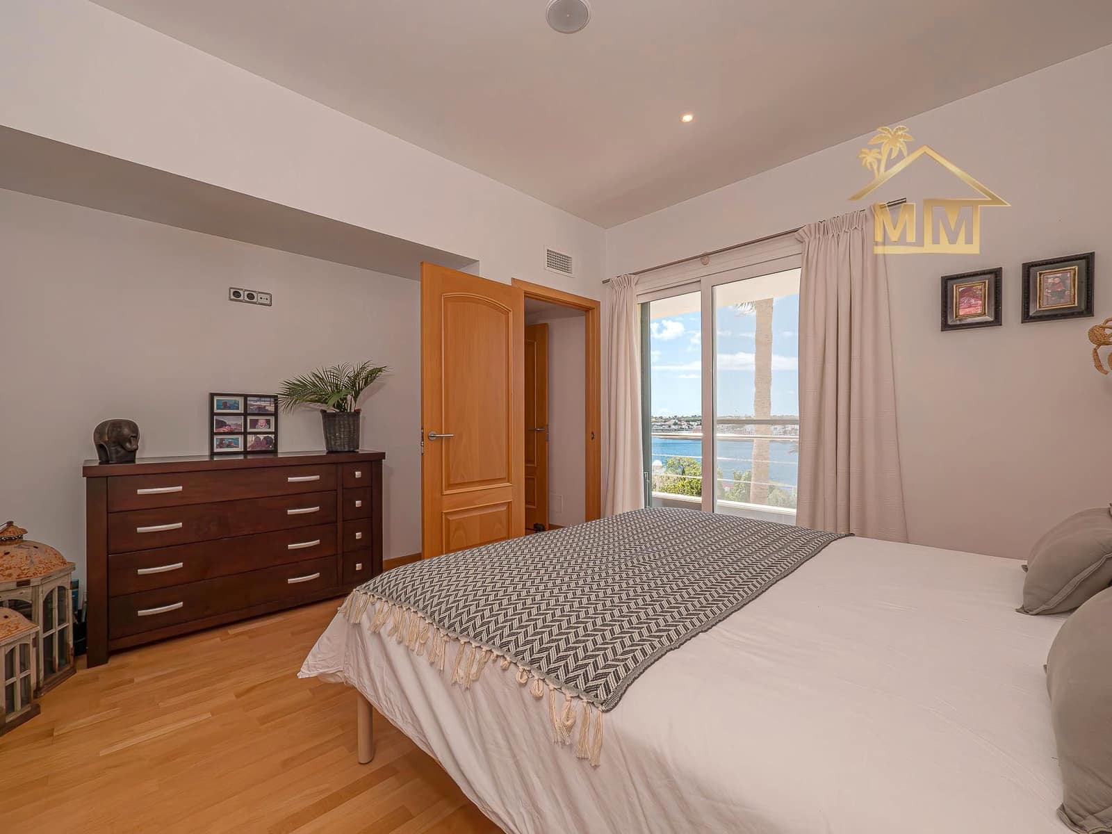 5 soveværelse Villa til salg i Cala Llonga med swimmingpool garage - € 1.850.000 (Ref: 8784520)