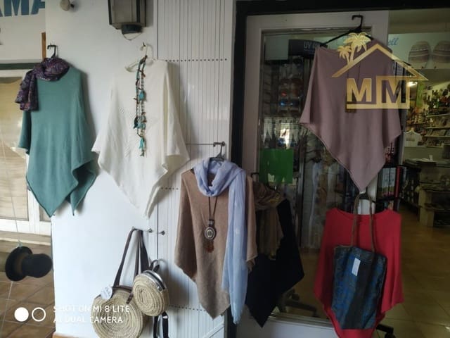 Kaupallinen myytävänä paikassa Port d'Addaia, Es Mercadal - 230 000 € (Ref: 8784530)