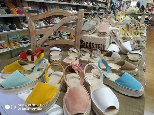 Kaupallinen myytävänä paikassa Port d'Addaia, Es Mercadal - 230 000 € (Ref: 8784530)