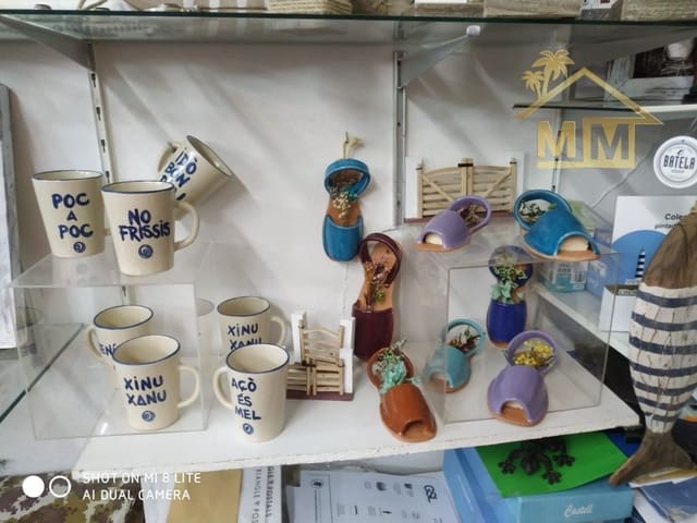 Kaupallinen myytävänä paikassa Port d'Addaia, Es Mercadal - 230 000 € (Ref: 8784530)