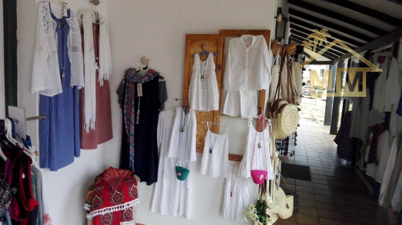 Erhverv til salg i Port d'Addaia - € 230.000 (Ref: 8784530)