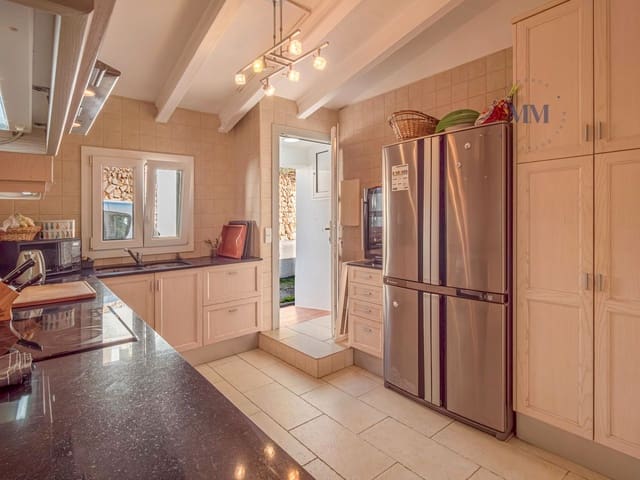 4 soveværelse Villa til salg i Sant Antoni, Mahón / Maó med swimmingpool - € 1.100.000 (Ref: 8790155)