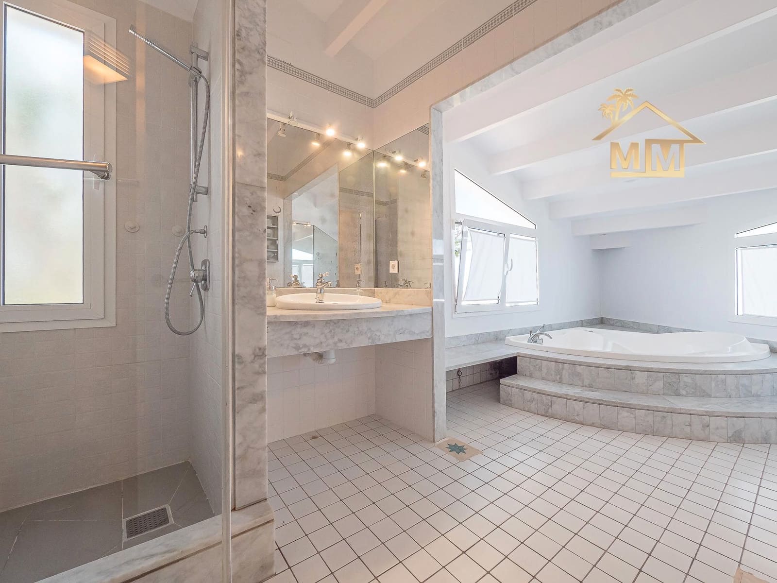 8 quarto Moradia para venda em Es Castell com piscina - 1 250 000 € (Ref: 8880650)