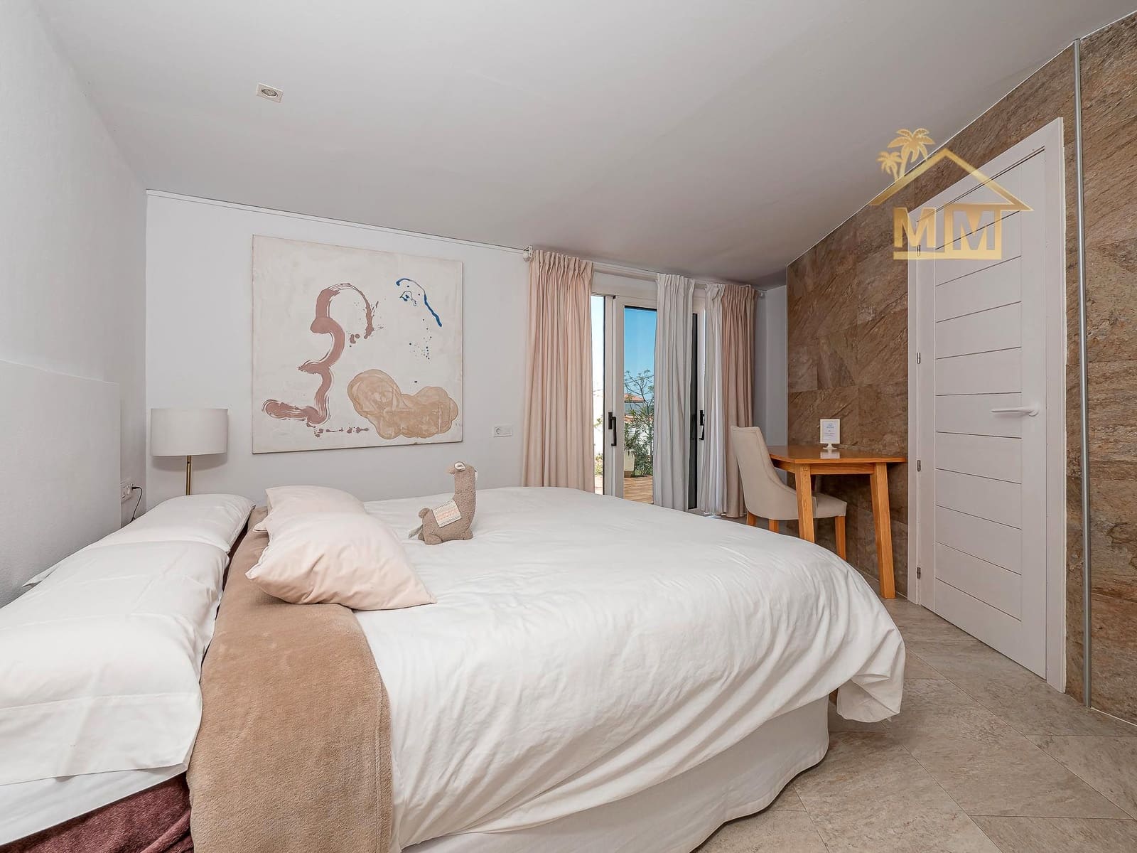 8 quarto Moradia para venda em Es Castell com piscina - 1 250 000 € (Ref: 8880650)