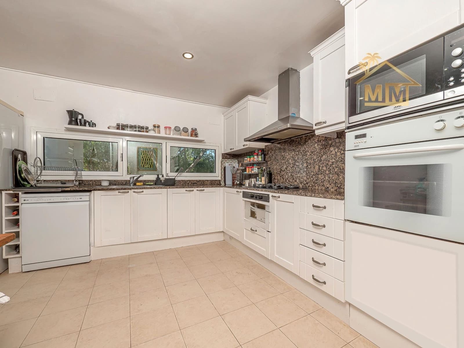 8 quarto Moradia para venda em Es Castell com piscina - 1 250 000 € (Ref: 8880650)