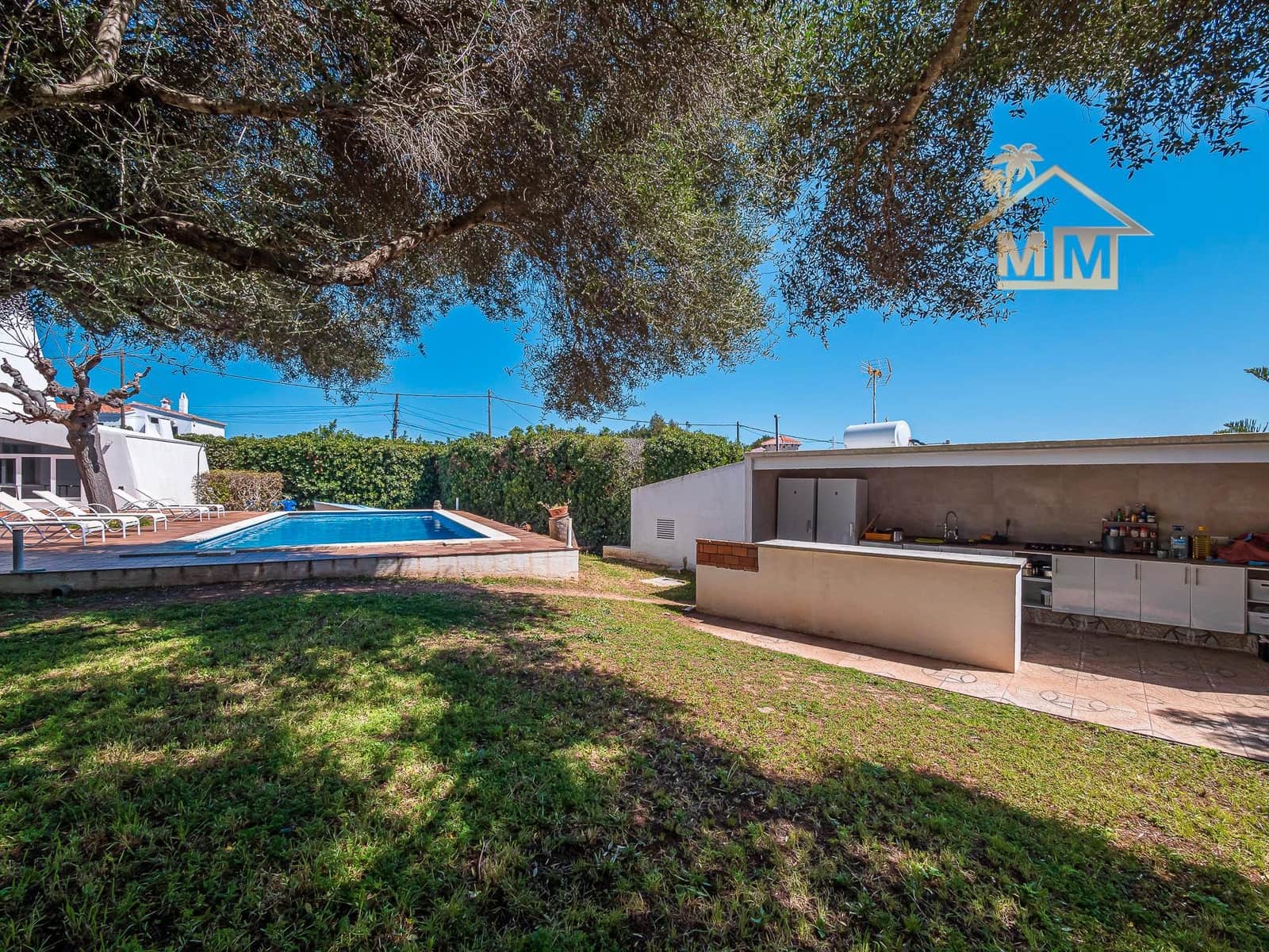 8 quarto Moradia para venda em Es Castell com piscina - 1 250 000 € (Ref: 8880650)