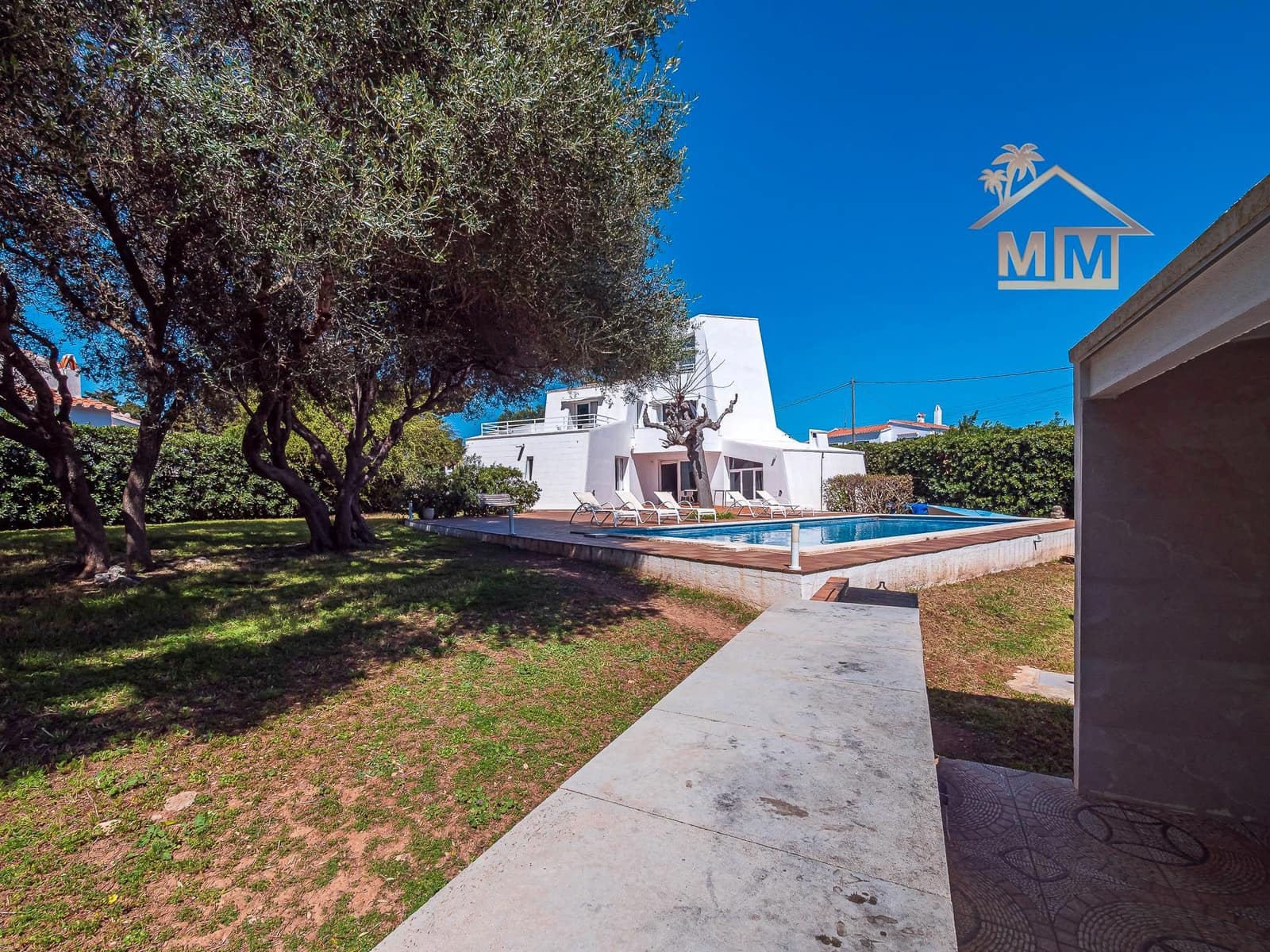 8 quarto Moradia para venda em Es Castell com piscina - 1 250 000 € (Ref: 8880650)