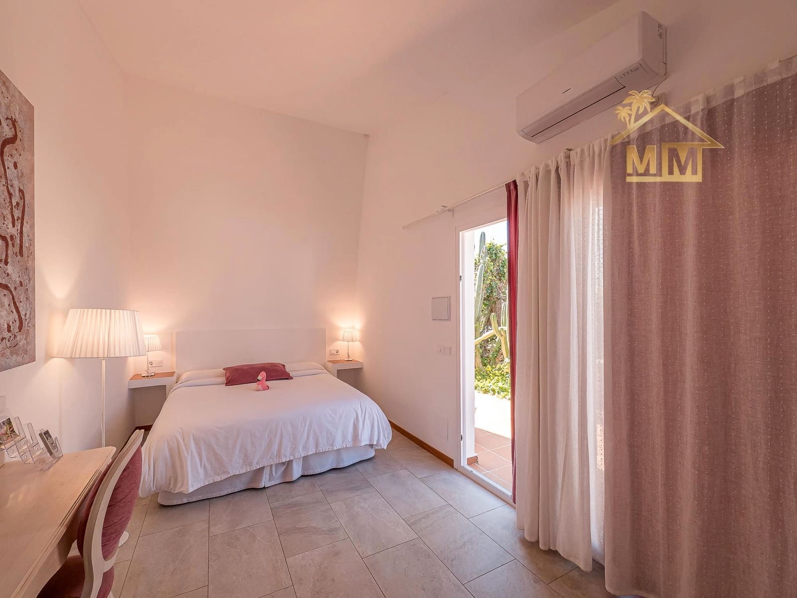 8 quarto Moradia para venda em Es Castell com piscina - 1 250 000 € (Ref: 8880650)