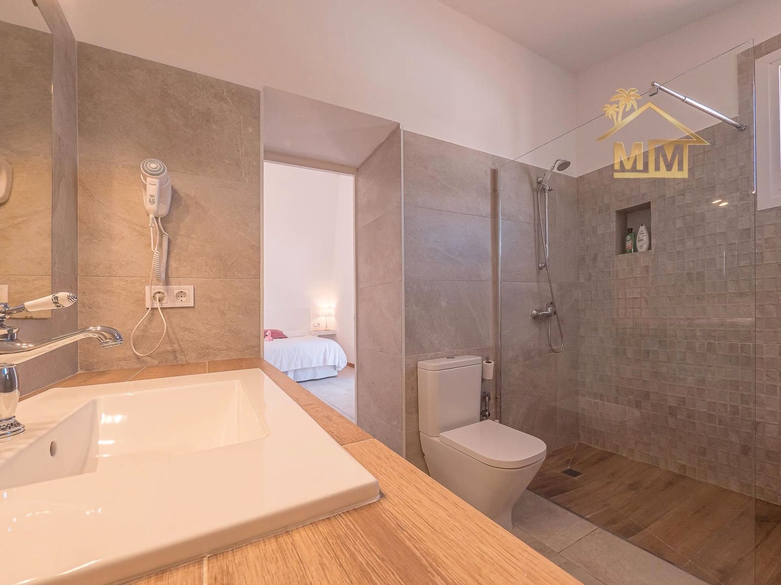 8 quarto Moradia para venda em Es Castell com piscina - 1 250 000 € (Ref: 8880650)