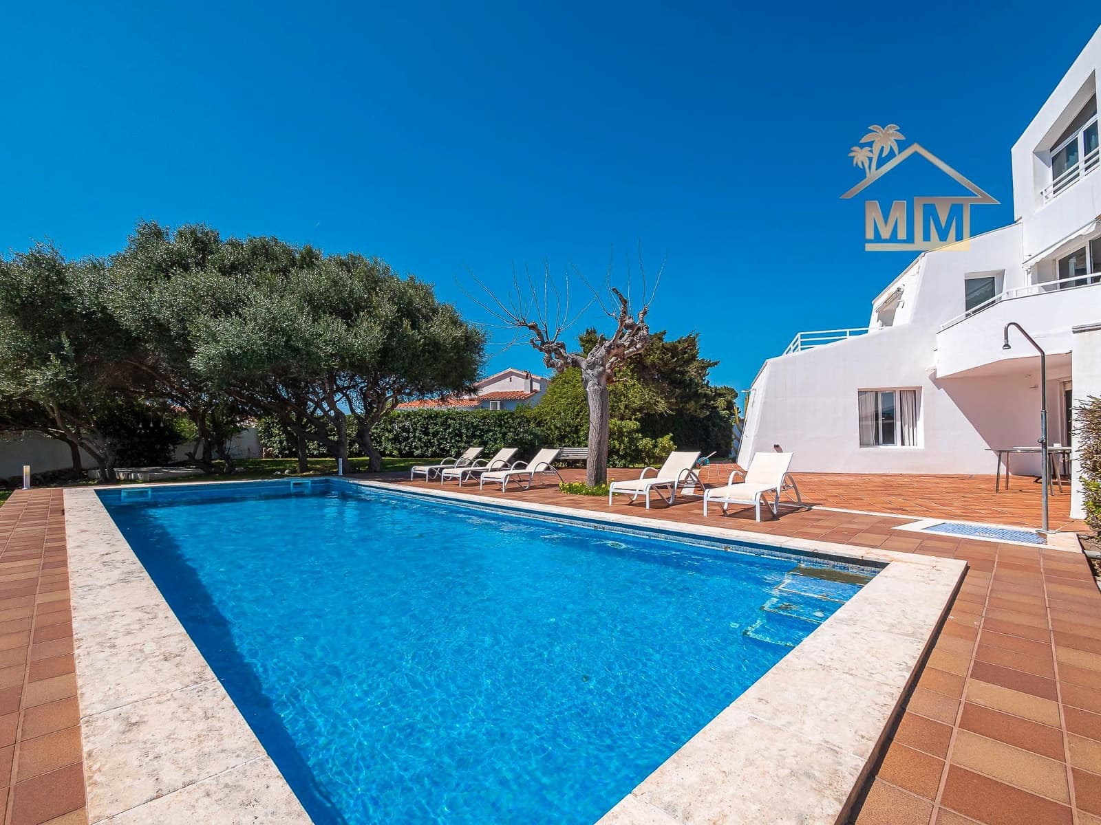 8 quarto Moradia para venda em Es Castell com piscina - 1 250 000 € (Ref: 8880650)