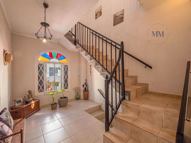 Casa de 6 habitaciones en Es Castell en venta - 520.000 € (Ref: 8882271)