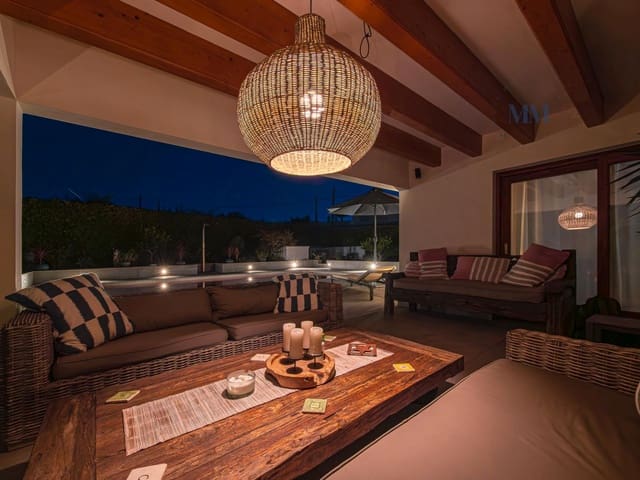 4 soverom Villa til salgs i Es Castell med svømmebasseng garasje - € 1 350 000 (Ref: 9108007)