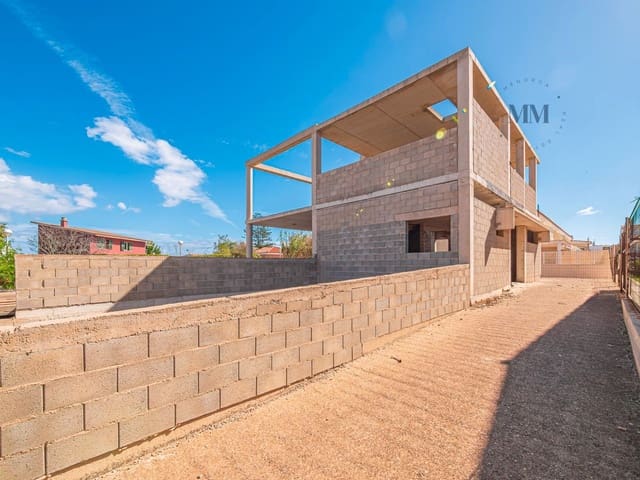 4 soveværelse Villa til salg i Mahón / Maó med swimmingpool garage - € 680.000 (Ref: 9319823)