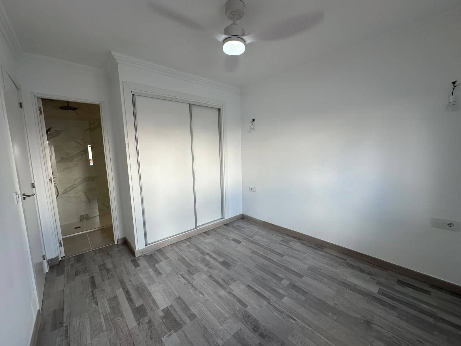 3 chambre Appartement à vendre à Es Castell - 299 000 € (Ref: 9319824)