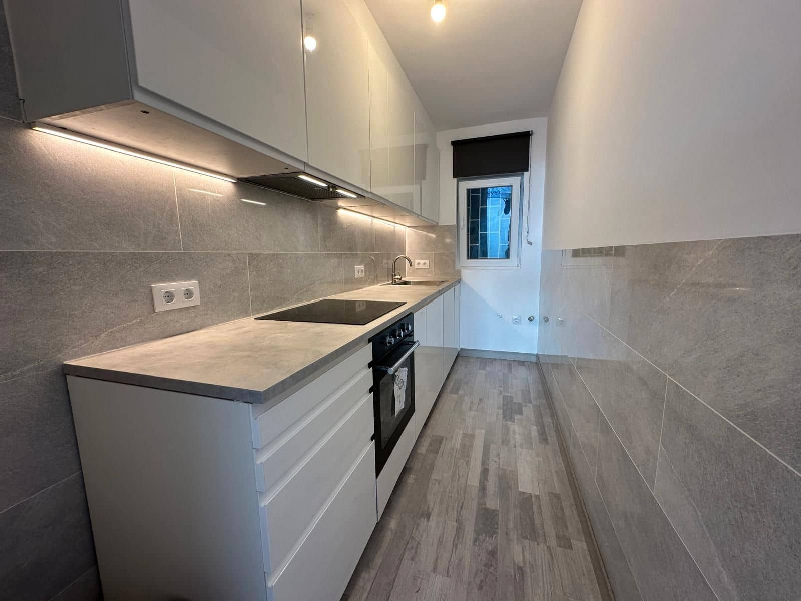 3 chambre Appartement à vendre à Es Castell - 299 000 € (Ref: 9319824)