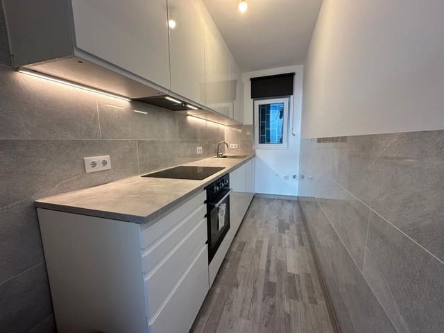 3 chambre Appartement à vendre à Es Castell - 299 000 € (Ref: 9319824)