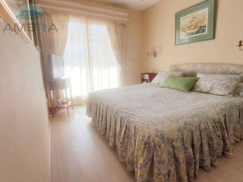 4 soverom Penthouse til salgs i Denia med svømmebasseng garasje - € 650 000 (Ref: 9412546)