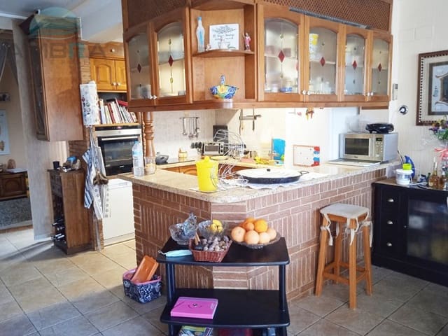 3 bedroom Townhouse for sale in Pego with garage - € 280,000 (Ref: 9412555)