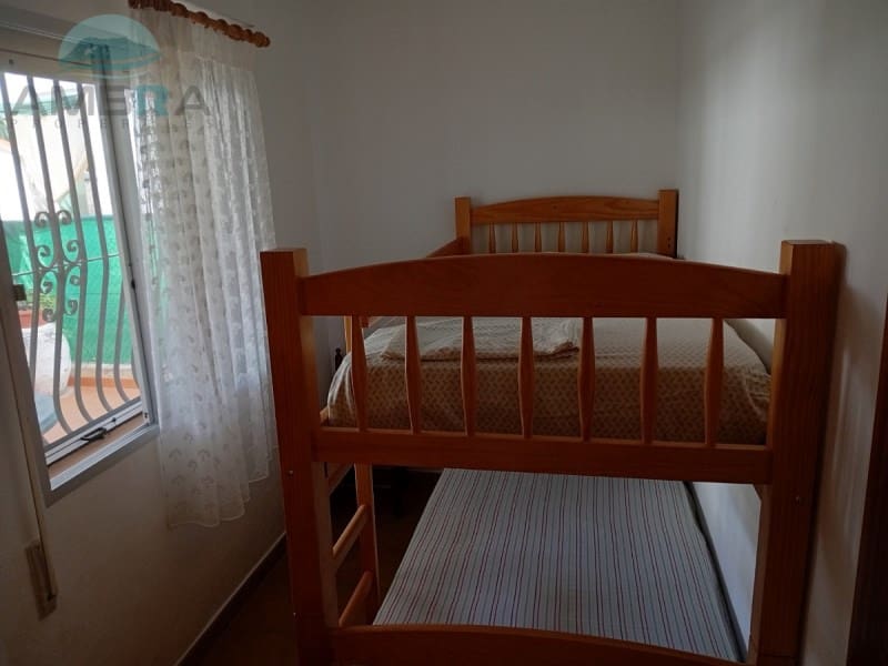 Chalet de 3 habitaciones en Oliva Nova en venta - 300.000 € (Ref: 9412558)