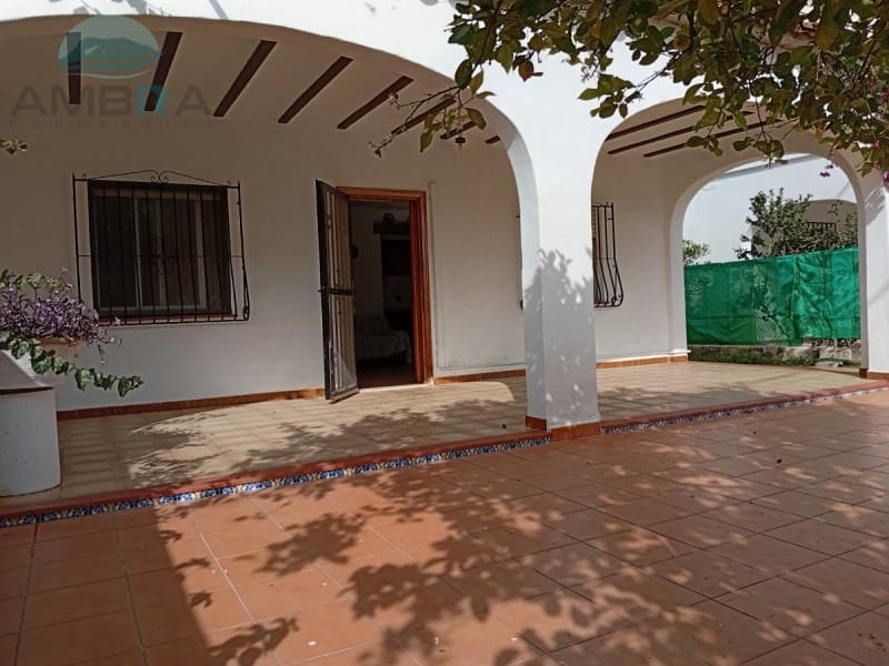 Chalet de 3 habitaciones en Oliva Nova en venta - 300.000 € (Ref: 9412558)