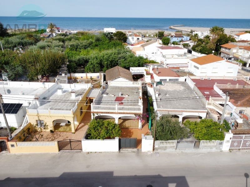 Chalet de 3 habitaciones en Oliva Nova en venta - 300.000 € (Ref: 9412558)