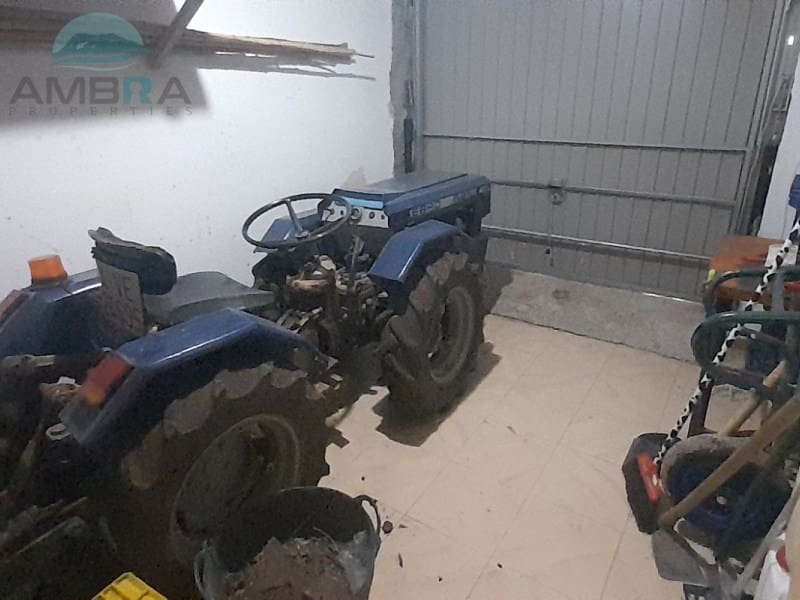 5 bedroom Townhouse for sale in Castell de Castells with garage - € 160,000 (Ref: 9412563)