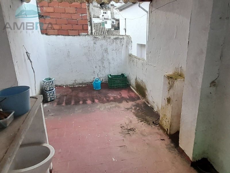 5 bedroom Townhouse for sale in Castell de Castells with garage - € 160,000 (Ref: 9412563)